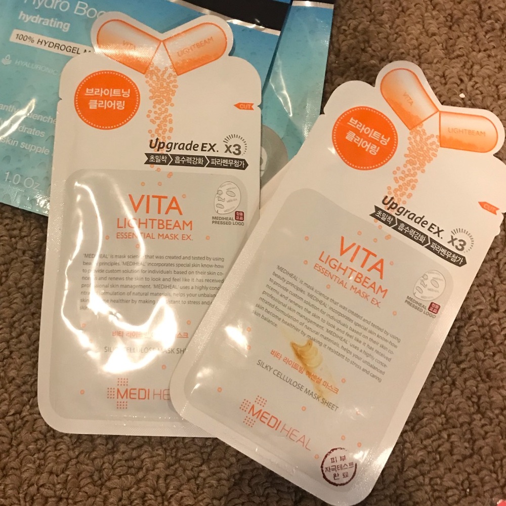 MWT VUTA lightbeam FACEMASKs x2 bought in Korea